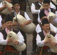 Раднево посреща празника си с фолклорен фестивал