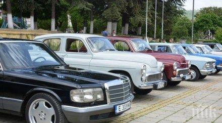 ретро парад зарадва жителите гостите дупница