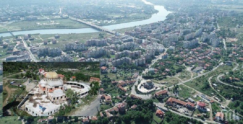 Куполът на "Джамията на Ердоган" вече се вижда от центъра на Кърджали (СНИМКИ/ВИДЕО)