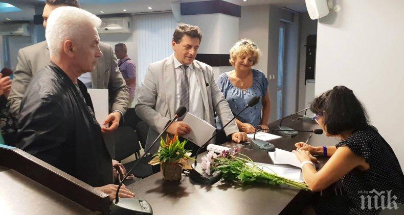 КУЛТУРА И ПОЛИТИКА! Национален консенсус около стиховете на Ива Николова и преводите й на Пушкин - Илияна Йотова, Сидеров и Паргов заедно на сбирката (СНИМКИ/ВИДЕО)