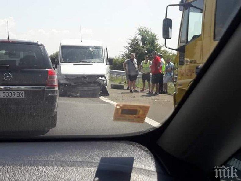 ИЗВЪНРЕДНО В ПИК! Ад на Тракия край Пловдив! Затвориха магистралата заради три катастрофи (СНИМКИ)
