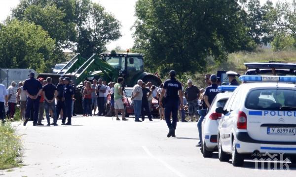 Фермери  блокират пътя София-Варна край Арбанаси
