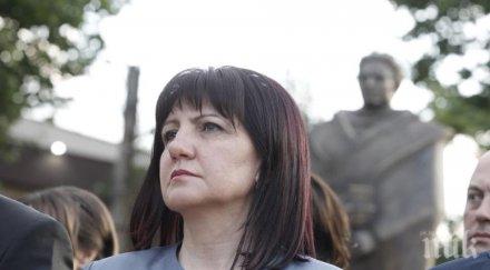 последните минути започна извънредно заседание парламента чумата обновена