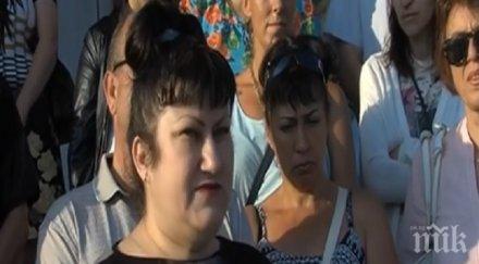 скандал родители защитават директорката отказала приеме ромчета училище снимки