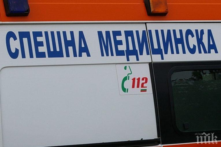 Зрелищна катастрофа край Гоце Делчев! Транспортираха ранен мъж в болница