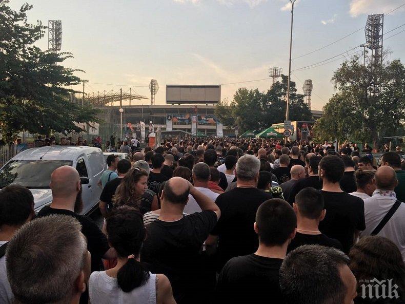 Пловдивчанка заплаши Айрън Мейдън с бомба