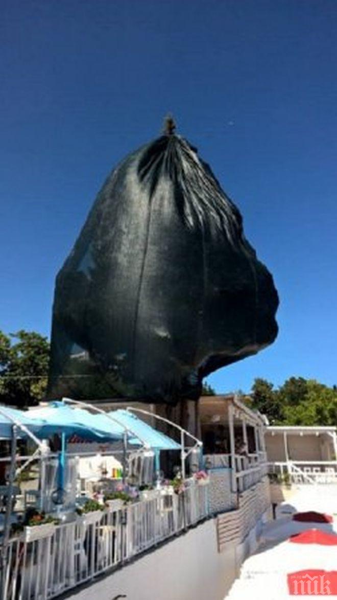 Военни и доброволци събраха тонове боклук от плаж на Доминиканската република