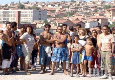 НАШЕСТВИЕ! Български роми завладяха Неапол