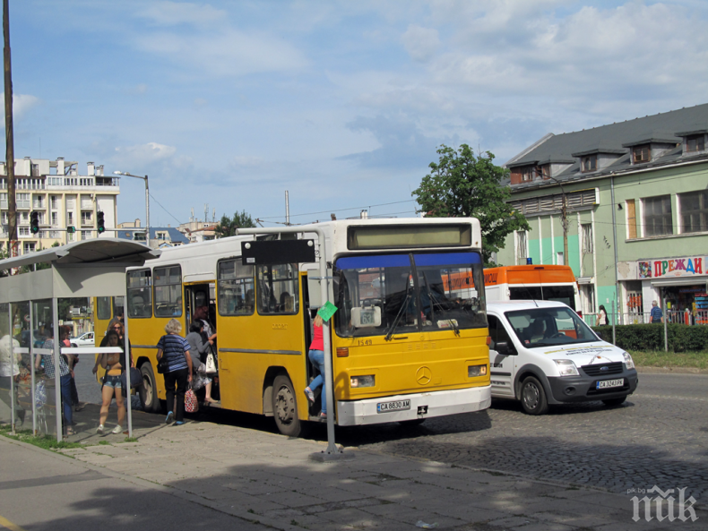 Десет нови дизелови автобуса тръгват към Златните мостове“ от есента