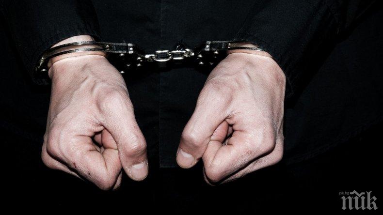 ИЗВЪНРЕДНО! Арестуваха полицаи за незаконна търговия с коли - задържан е и шефът на КАТ-Габрово (ОБНОВЕНА)