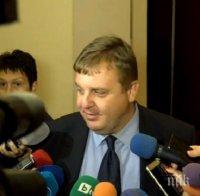Каракачанов: Наесен започва обществено обсъждане на въвеждането на доброволната казарма
