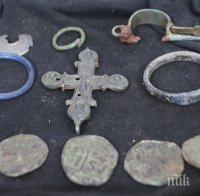 НАХОДКА! Откриха бронзов кръст с разпънатия Христос в Перперикон