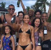 ЩЕ ПОВЯРВАТЕ ЛИ, ЧЕ ЧУКНА 49! Джей Ло показа супер тяло на рождения си ден на Бахамите (СНИМКИ)