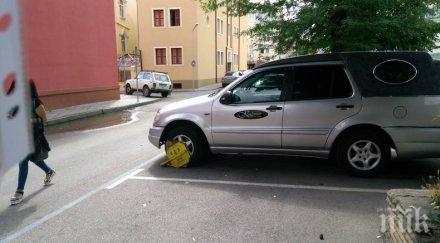 пълна идиотия сложиха скоба катафалка труп