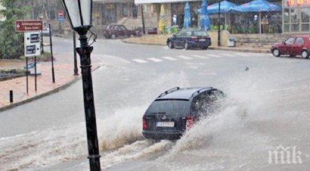 проливен дъжд наводни балчик варна светофарите повредиха снимки