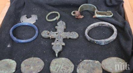 находка откриха бронзов кръст разпънатия христос перперикон