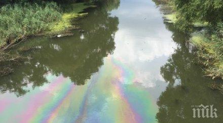 нефтен продукт излят река ахелой