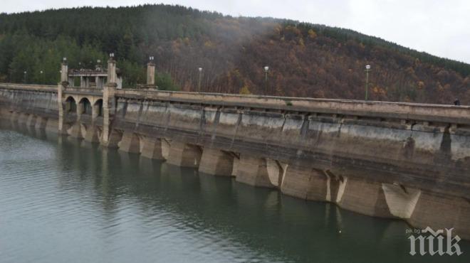Започна изпускането на 3 големи язовира в Габровско, Бургаско и Пернишко