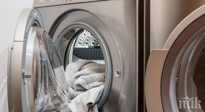 СКАНДАЛНА ПРАКТИКА! В една пералня въртят чаршафите на болни и бебета