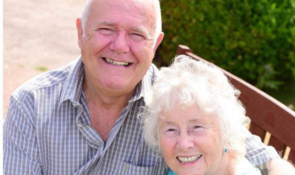 Дядо намери изгубената си преди 52 години брачна халка  