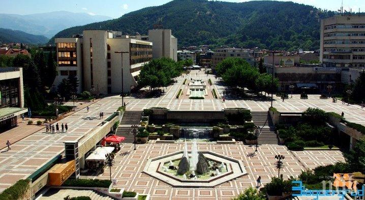 Благоевградският мини парламент гласува увеличаване на парите за бедни