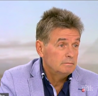 Училищен директор: Деца говорят по телефона по 10 пъти в час