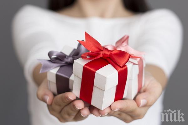 ПОЛИЧБА! Десет неща, които не трябва да подарявате