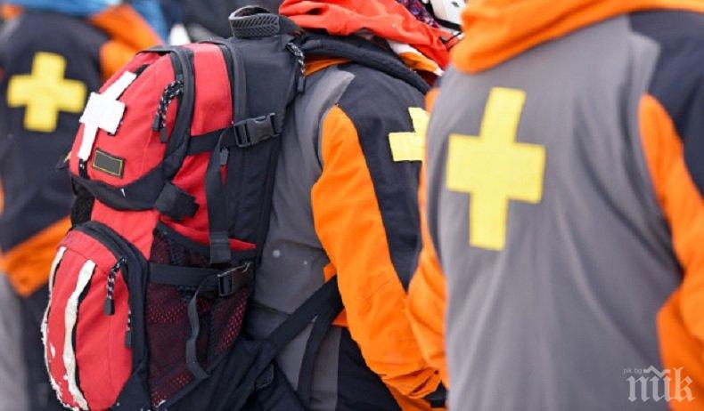 ОТ ПОСЛЕДНИТЕ МИНУТИ! В Пирин провеждат акция по спасяване на мъж, ударен от гръм