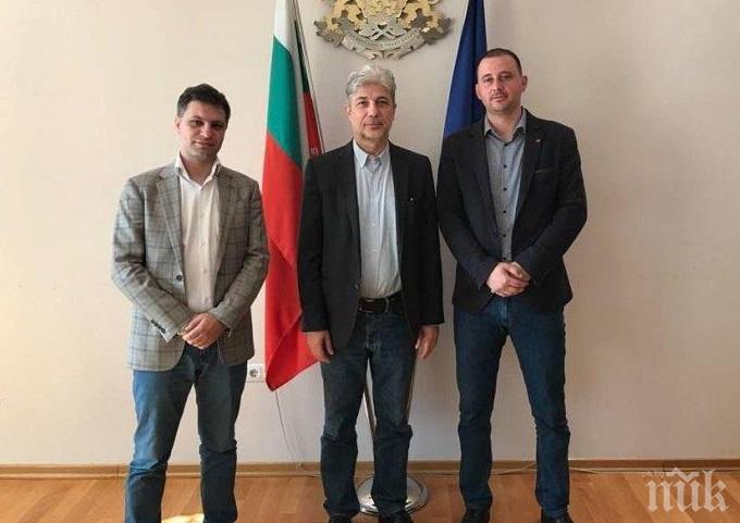 Патриотите от ВМРО и министър Нено Димов облагородяват Пловдив