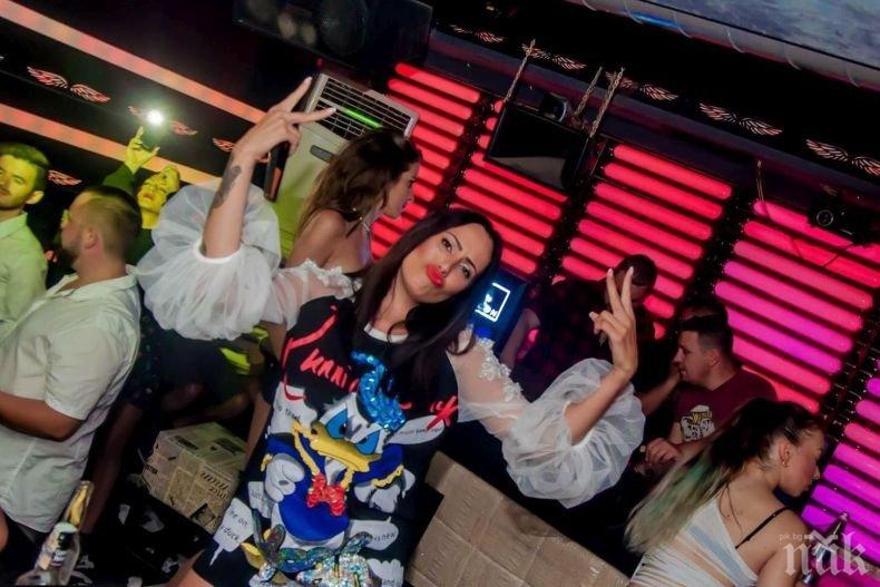 Фолк фурията Ева-Марта пак на сцена 3 месеца след раждането на бебе №2 