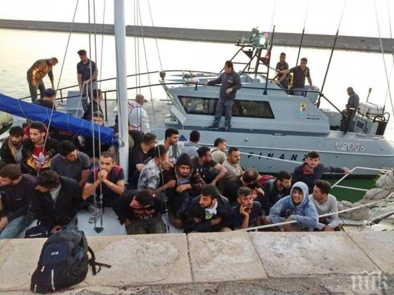 Италиански кораб върна мигранти в Либия, предизвиквайки скандал
