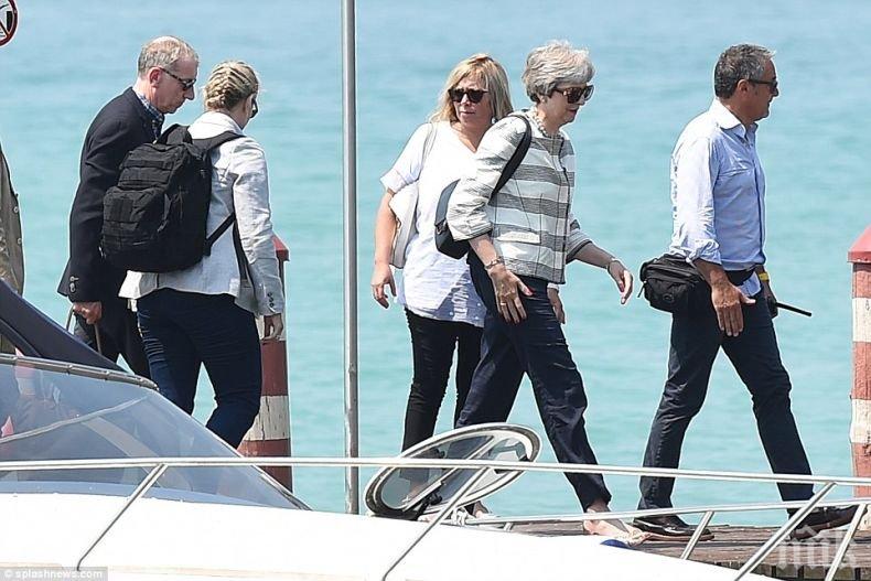 ОТПУСКАРКА! Тереза Мей - на почивка в Италия (СНИМКИ) 