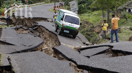 души ранени земетресение филипините