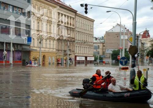 В Прага евакуират някои квартали заради наводнение 