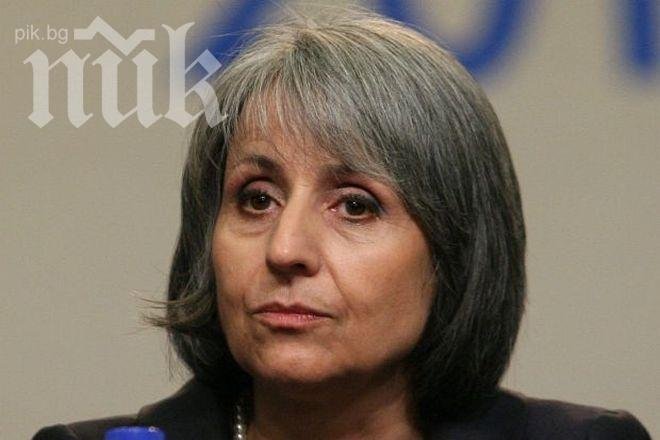 Маргарита Попова: Да дадем кредит на правителството на Орешарски