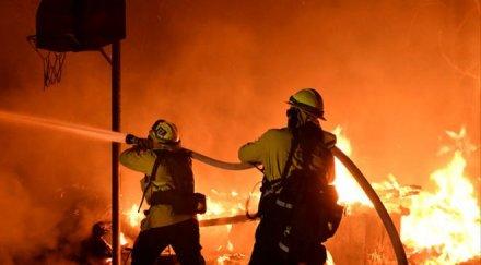 губернаторът калифорния поиска помощ доналд тръмп борба пожарите