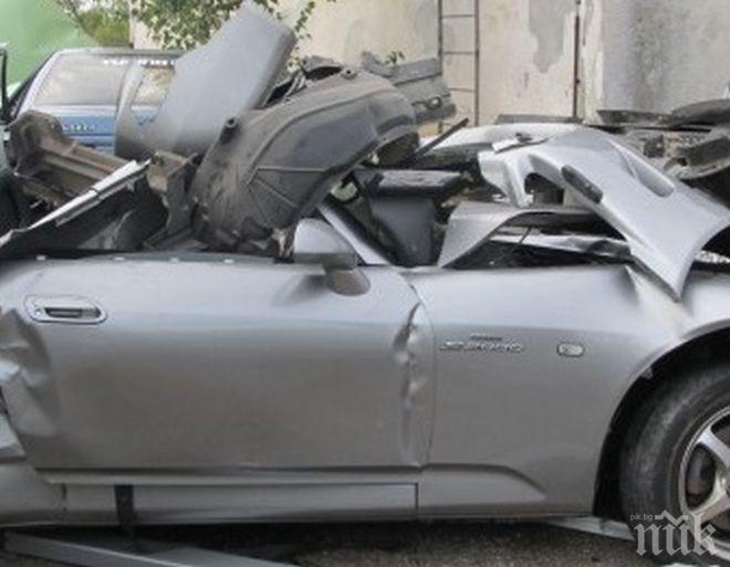 ТРАГЕДИЯ! Кола и боклукчийски камион се удариха край Поморие, има три жертви (ОБНОВЕНА)