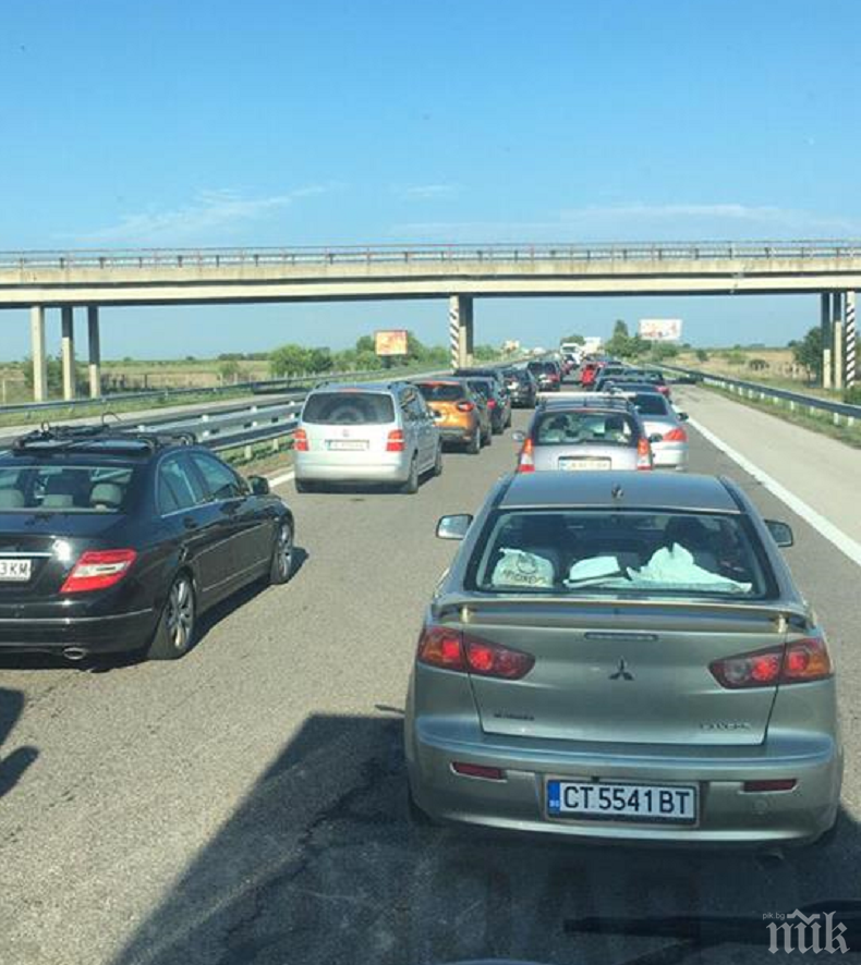 Огромна тапа в посока Бургас се образува на Тракия