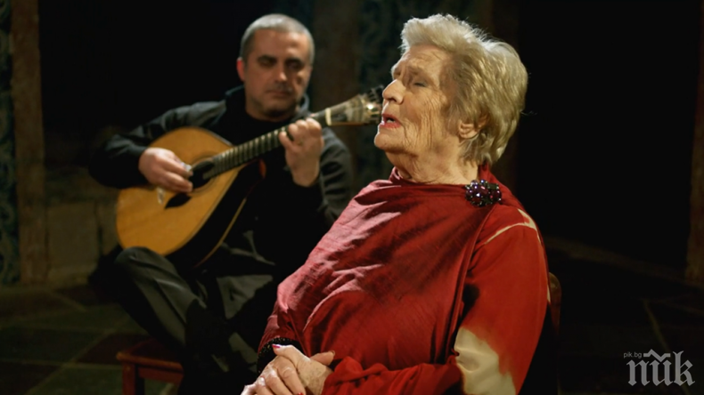 Почина легендарната певица на фадо Селесте Родригеш