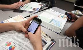 И Албания забрани ползването на мобилни телефони в училище