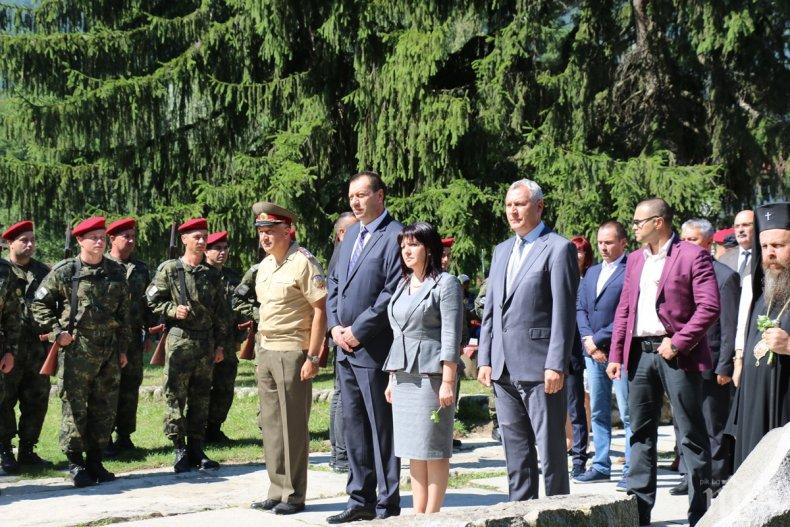 Цвета Караянчева на Предела за тържественото отбелязване на 115-ата годишнина от Илинденско-Преображенското въстание

