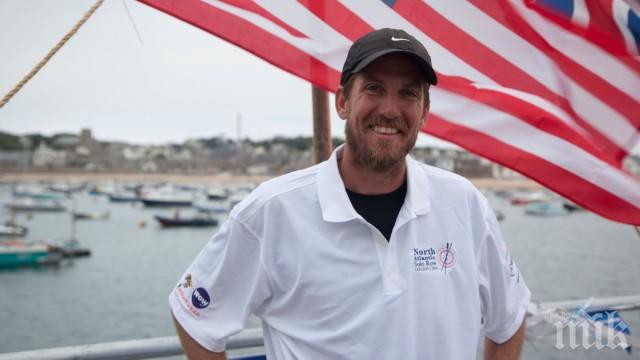 Американски учител прекоси с гребане Атлантическия океан за рекордно време
