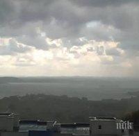 Лятна буря „нападна“ Бургас, за минути над града се изсипа страшен дъжд (СНИМКИ/ВИДЕО)