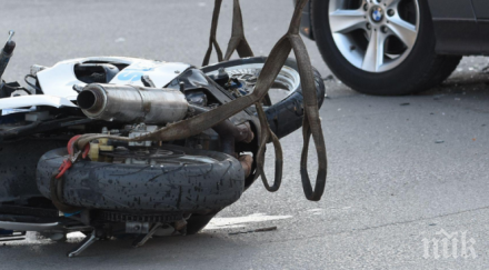 ауди прати моторист болницата счупени ребра