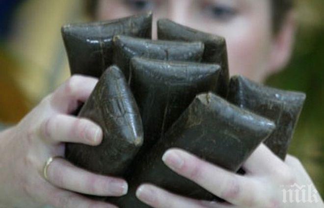 ТЕЗИ НЕ СЕ ШЕГУВАТ! Хванаха 11 черногорци с 20 тона хашиш за 65 млн. евро