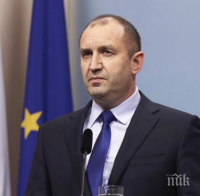 Президентът удостоява с орден 