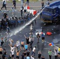 Протестът в Букурещ - жандармерията прочисти площад „Виктория“, над 240 са ранени