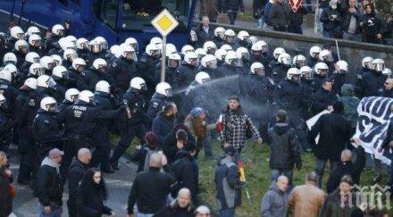 извънредно сблъсъци букурещ разпръскват демонстранти сълзотворен газ