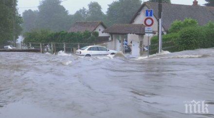 порои заляха франция евакуираха 1600 души