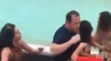 селфи мания масов бой фонтана треви заради перфектна снимка видео